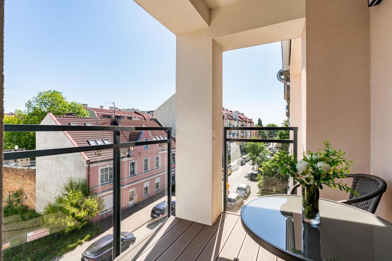 Modern Gorczynska & Parking & Balcony By Renters Prestige Apartment