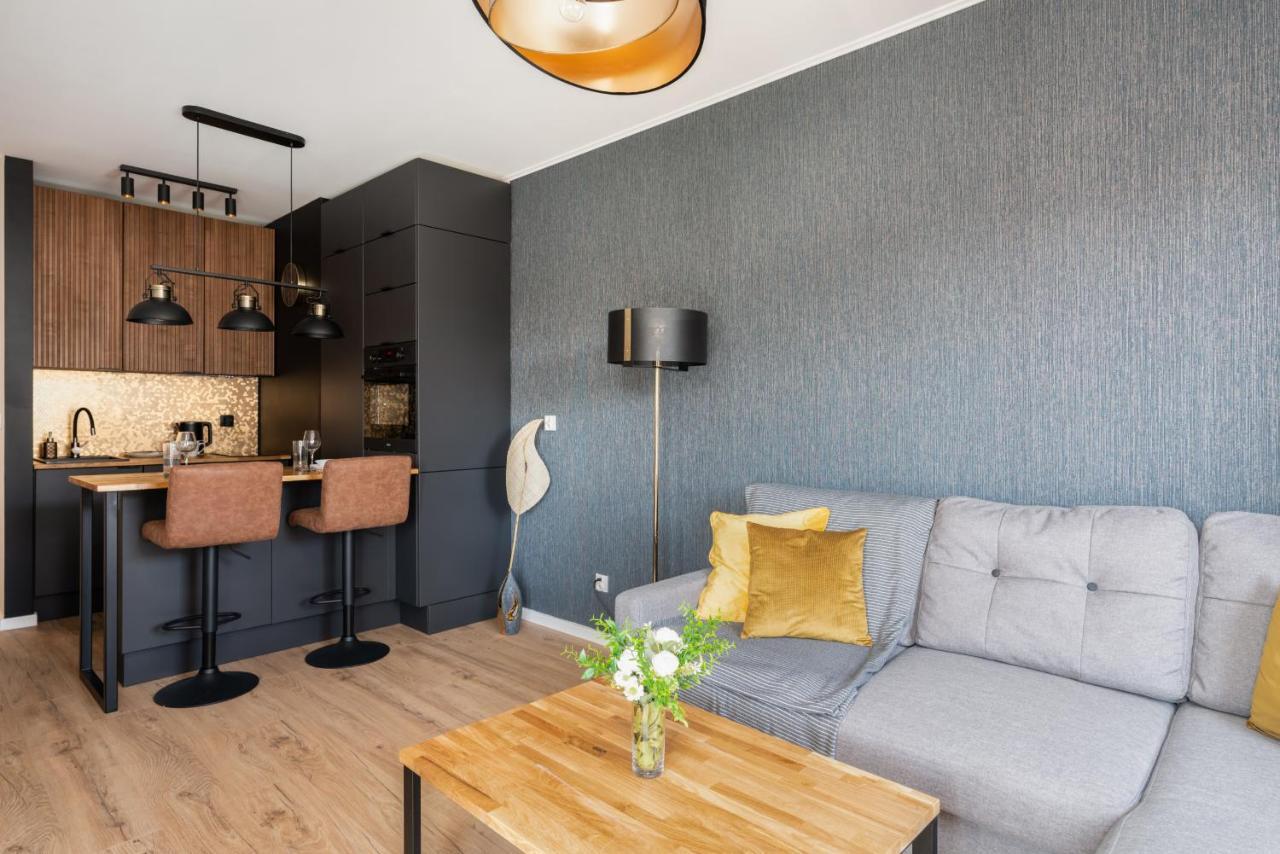 Apartment Modern Gorczynska & Parking & Balcony By Renters Prestige