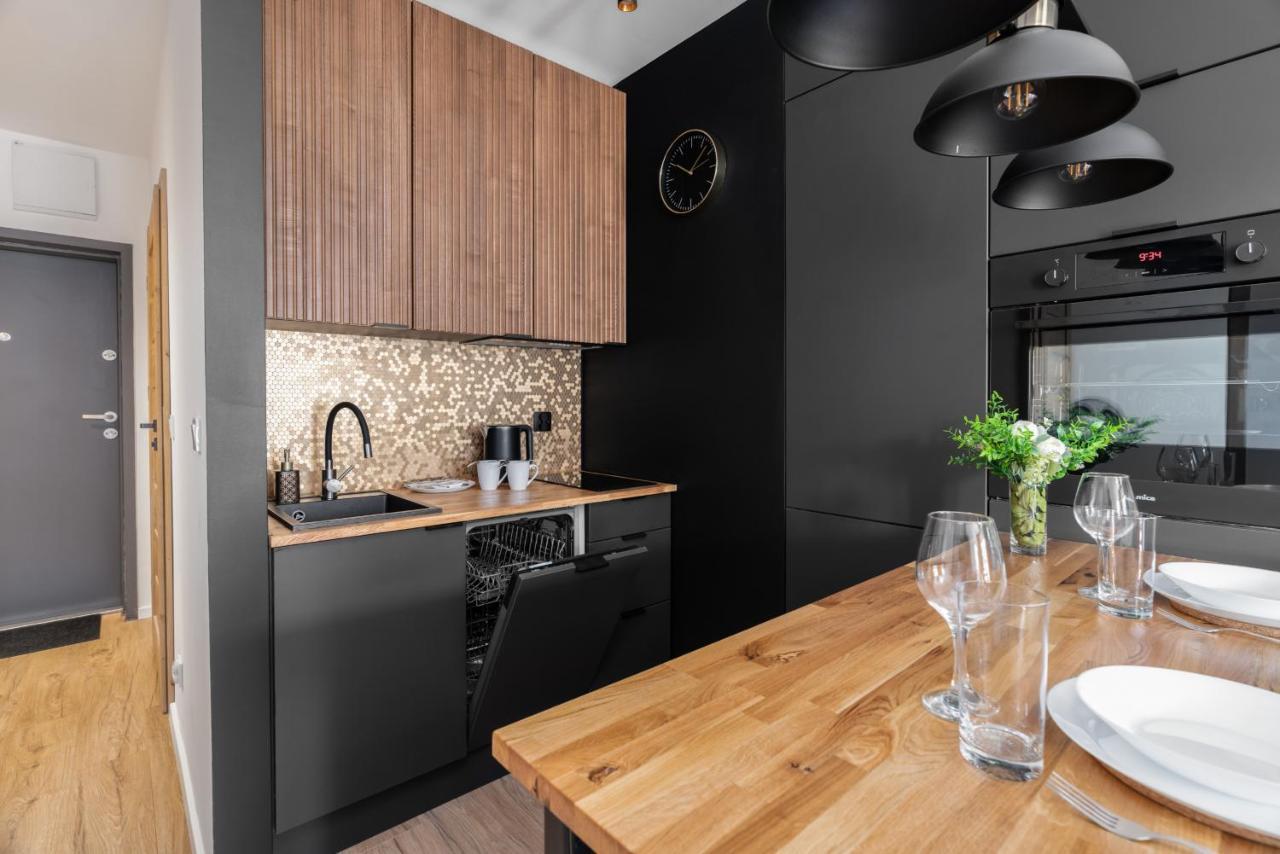 Modern Gorczynska & Parking & Balcony By Renters Prestige * Poznan